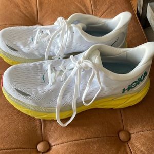 Hoka Clifton 8 - EUC. Worn once. Fits like 8.5